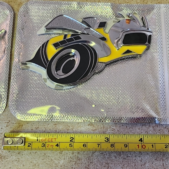 2 Super Bee metal badge emblems for Scat Pack Is matching grill piece available - Picture 7 of 7